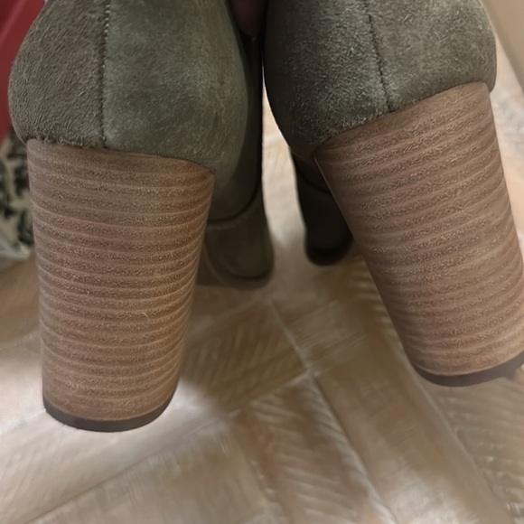 New Jessica Simpson Sadora Olive Taupe Split Suede Block Heel Ankle Boots - Picture 9 of 11